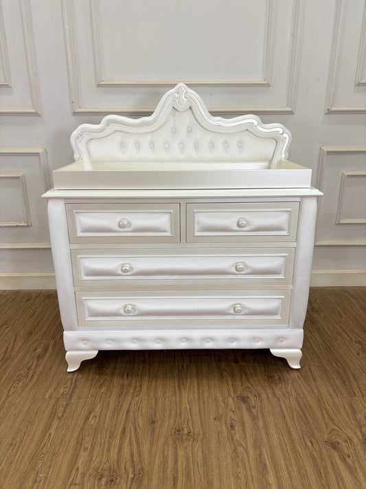 Helena Dresser